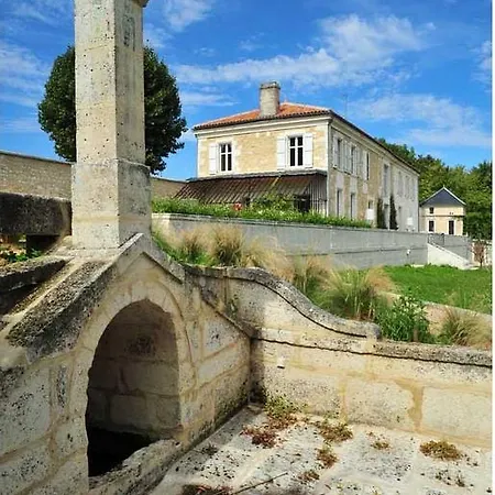 Domaine De La Fontchaudiere * Saint-Yrieix-sur-Charente
